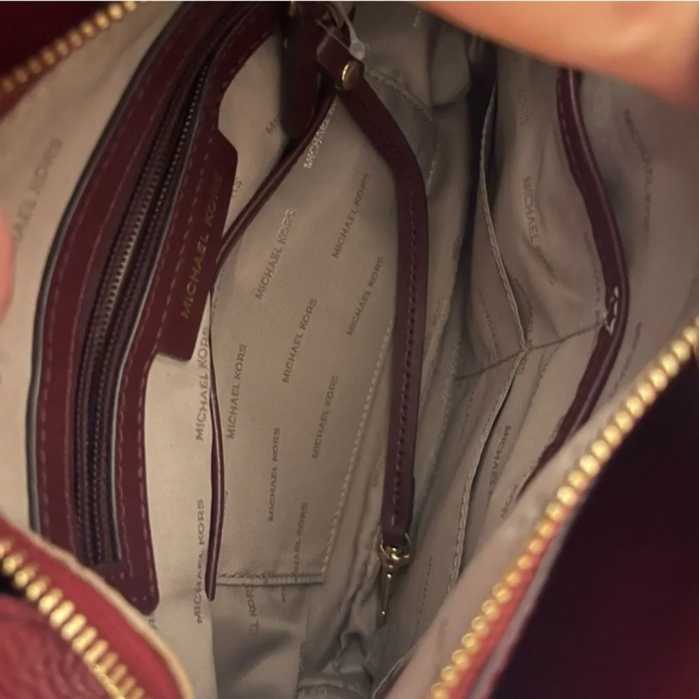 Michael Kors Mercer Gallery Satchel • Large • Reinforced Corners • Center Zip • - Picture 5 of 15